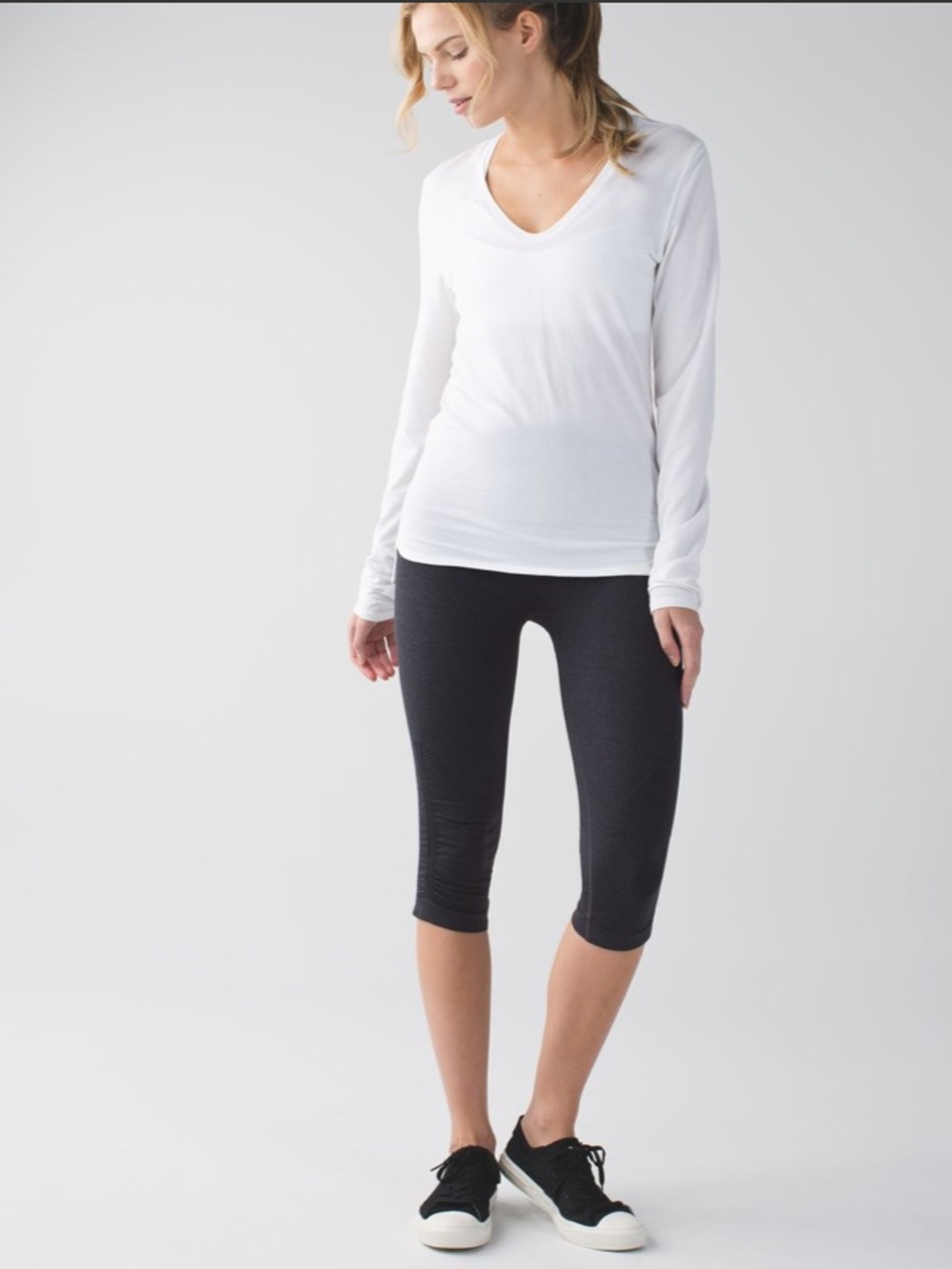 Lululemon In The Flow Crop II Heathered Deep Coal Sz 6 - Picture 16 of 16